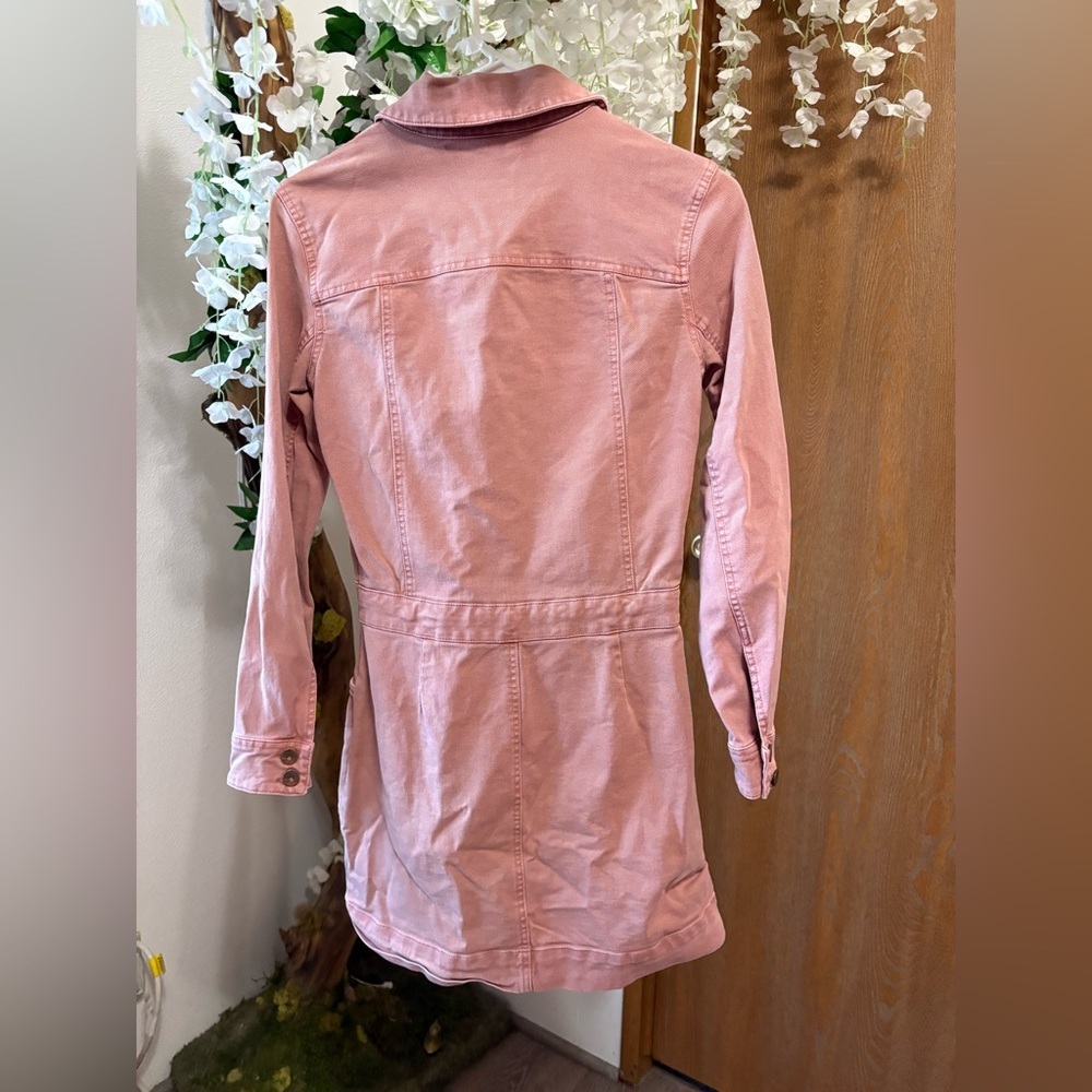 Faherty Rose Button-Up Jean Dress ๐ - Picture 9 of 12